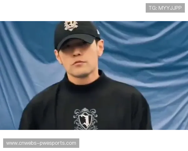 周杰伦亮相澳网“一球制胜”表演赛，不敌业余冠军止步首轮